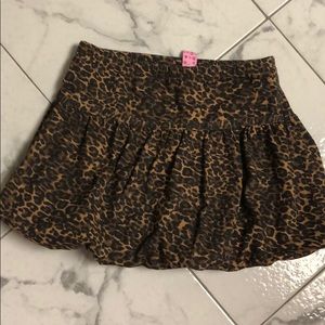 Bubble skirt size medium for girls.